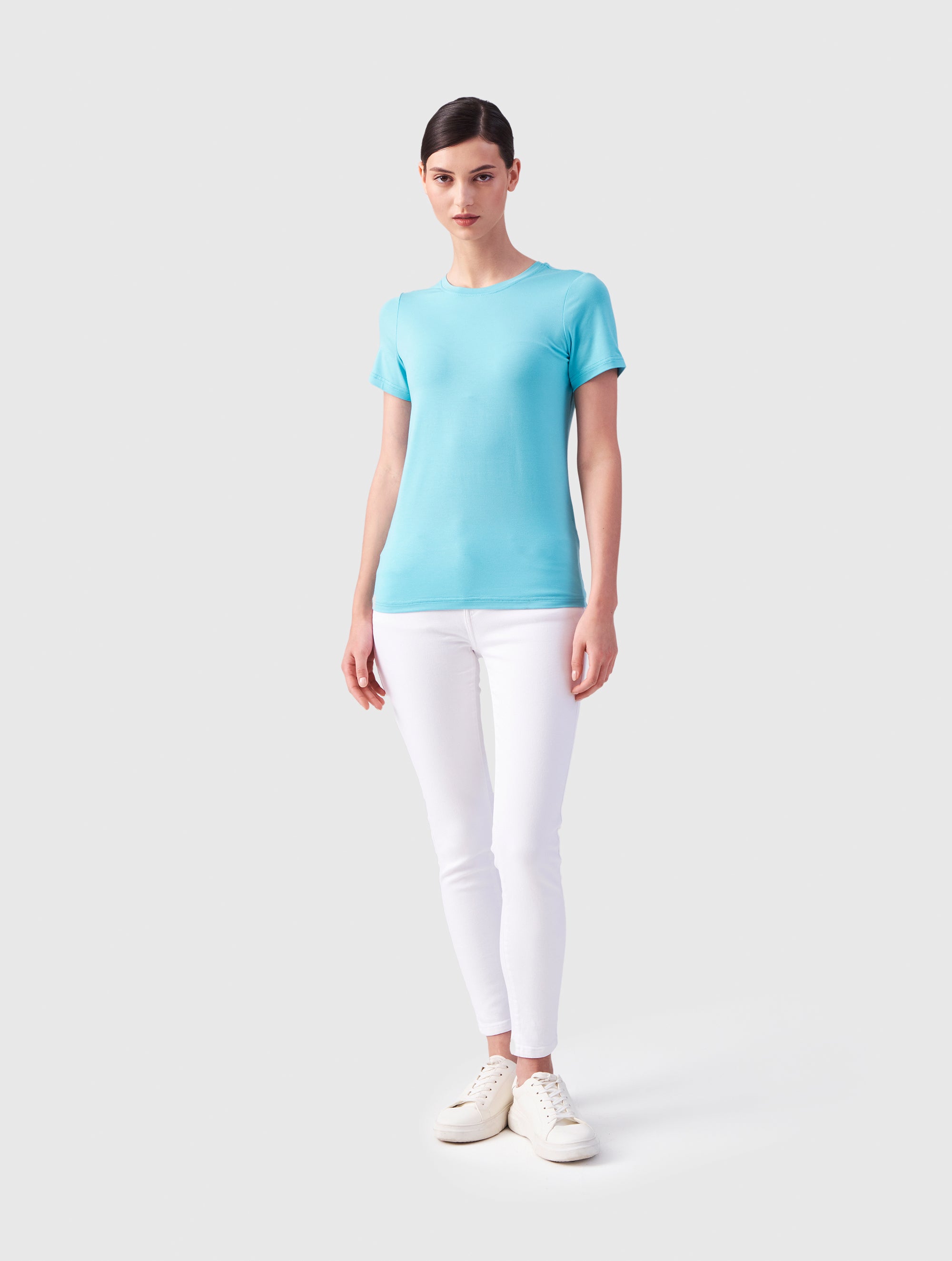 Klassisches T-Shirt mit Rundhalsausschnitt aus hochwertigem, atmungsaktiven Premium Jersey