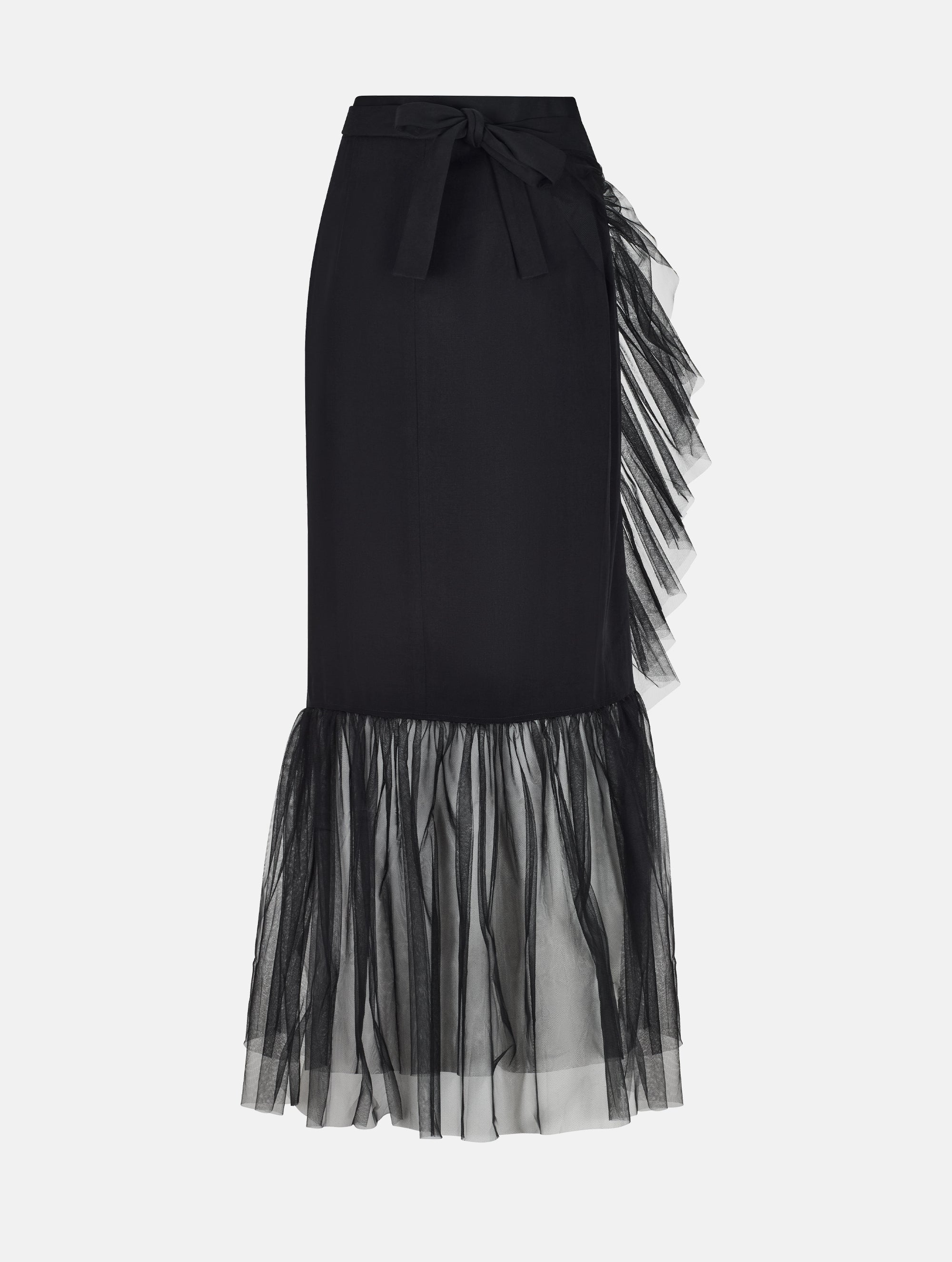 Figurbetonter knielanger Wickelrock mit doppelgelegtem breiten Volant aus Tüll und Bändern zum Binden in der Taille. Dieses Modell ist Teil unserer Reborn Linie, da es aus dem ehemaligen Rock Berta hergestellt worden ist. 