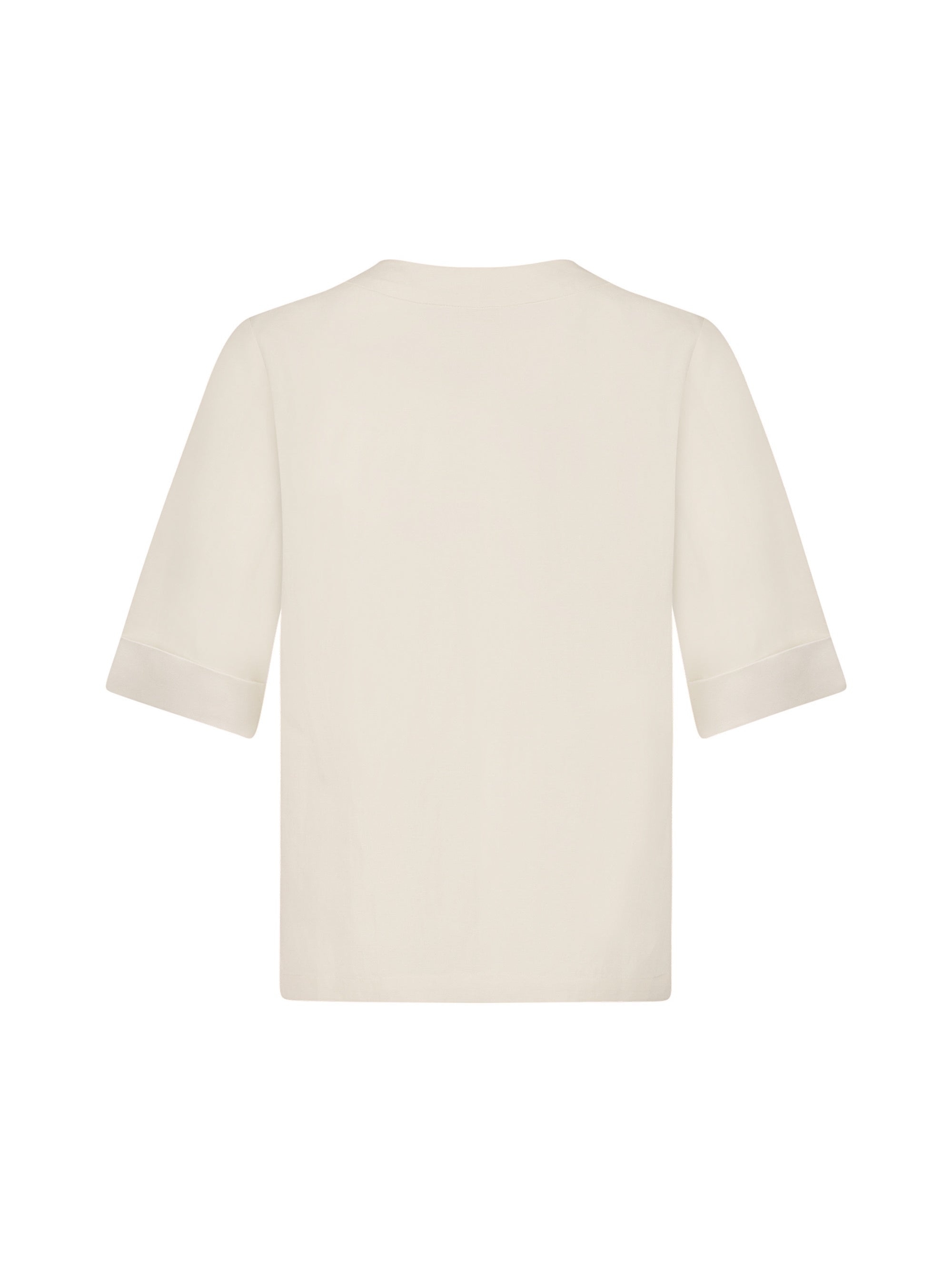 Grade geschnittenes Shirt, aus hochwertigem Leinen-Silk Mix, Details, wie aufgesetzte Tasche und Umschläge an den Kurzärmlen, die aus weißer Seide gefertig sind. Stoff kommt aus einem Dead Stock, daher nachhaltig.