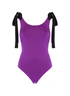 Lila Badeanzug mit langen Bändern an den Schultern und tiefem Rückenausschnitt aus recyceltem Lycra