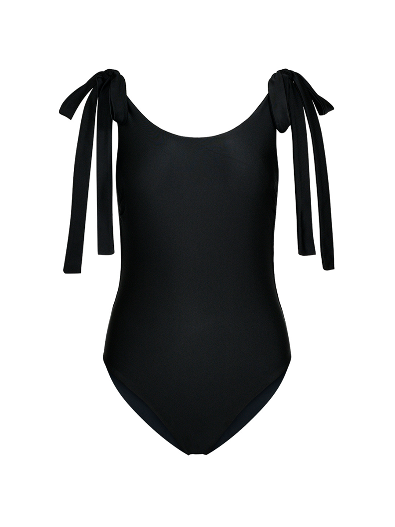 Schwarzer Badeanzug mit langen Bändern an den Schultern und tiefem Rückenausschnitt aus recyceltem Lycra