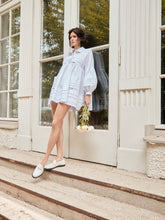 Hemdbluse aus Premium Baumwolle, aufgesetzte Taschen, Ballonärmel und von Hand gelegte Biesen