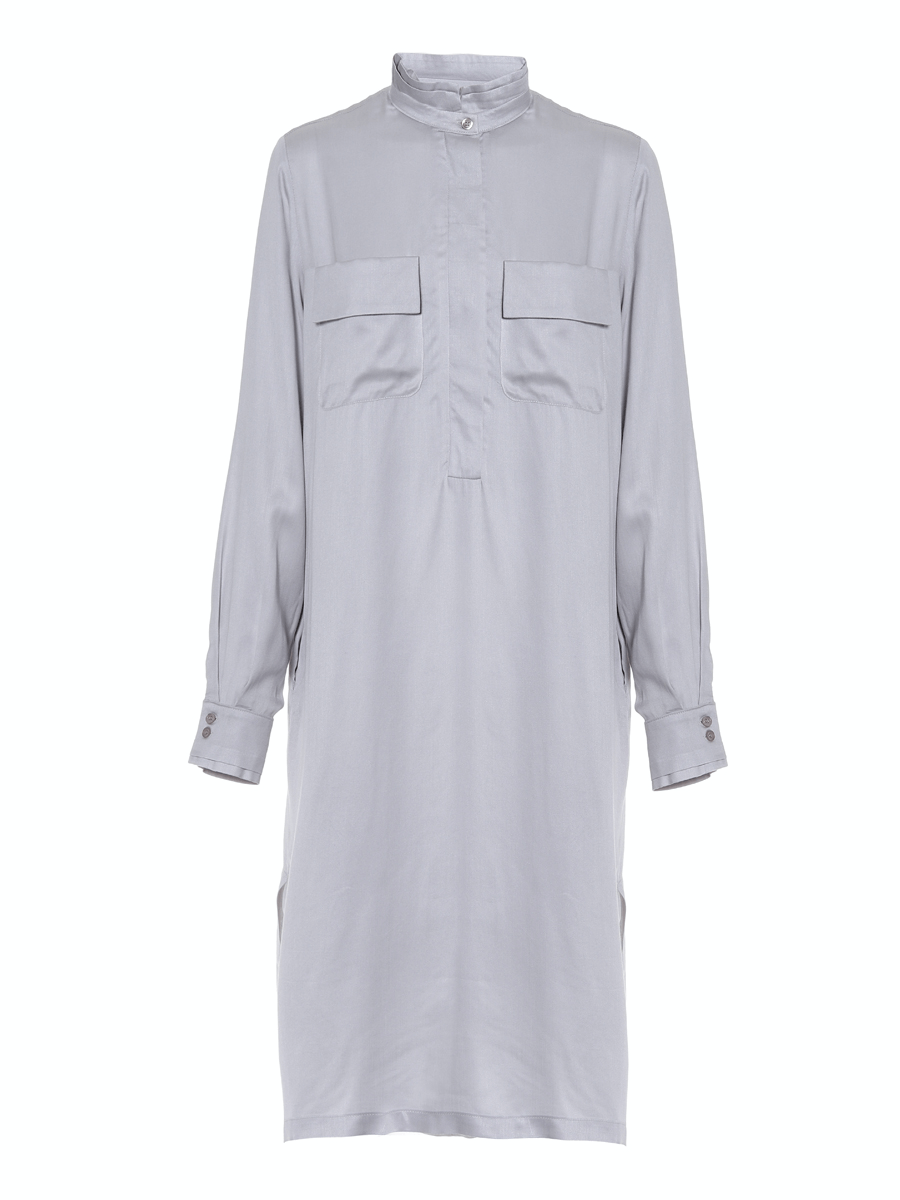 Midi Hemdkleid aus Viskose mit Stehkragen, versteckter Knopfleiste und einem seitlichen Schlitz