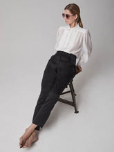 Wunderbare Highwaist Hose aus fließendem Tencel, lockerem Schnitt und einer eleganten Bundfalte