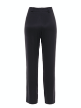 Wunderbare Highwaist Hose aus fließendem Tencel, lockerem Schnitt und einer eleganten Bundfalte