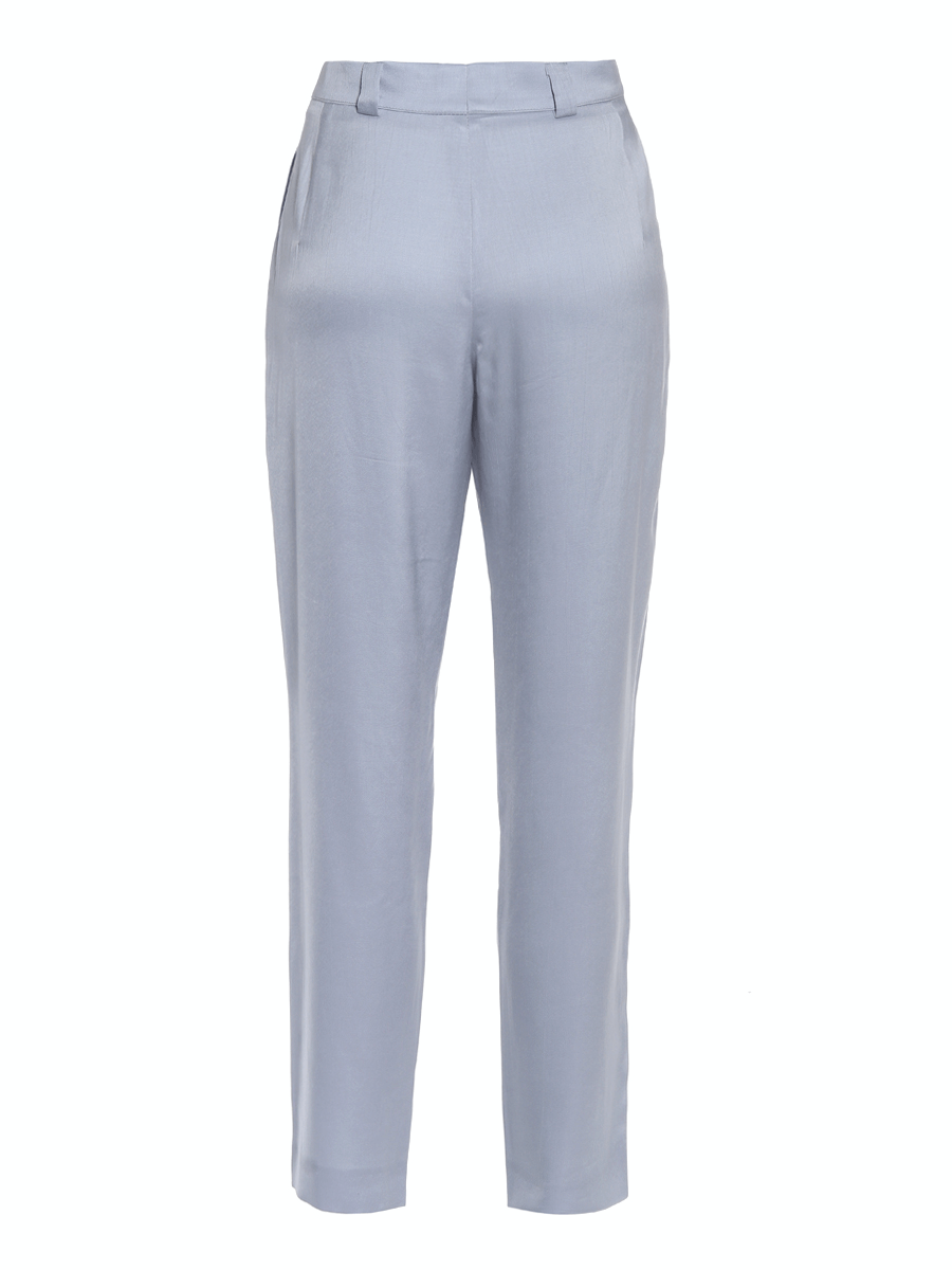 Wunderbare Highwaist Hose aus fließendem Cupro, lockerem Schnitt und einer eleganten Bundfalte