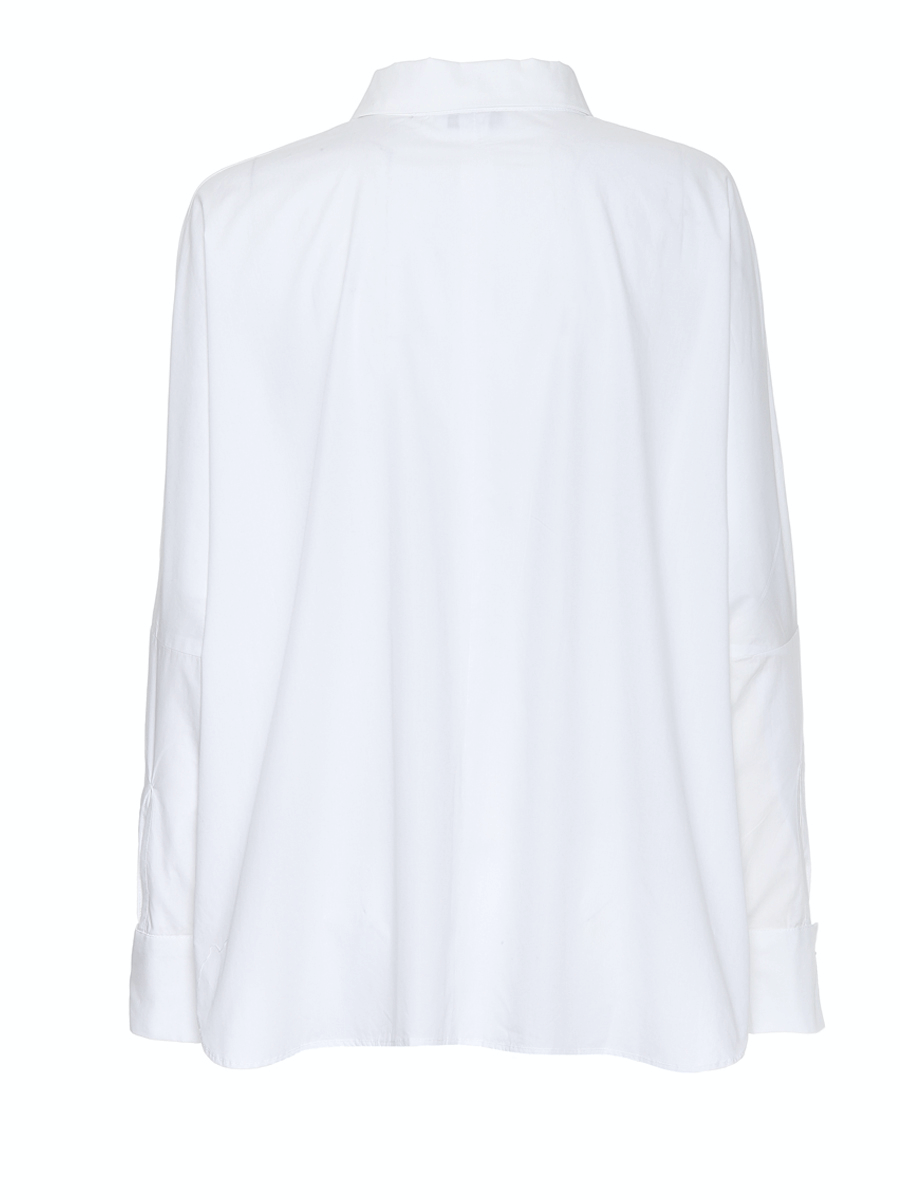 Oversize Bluse aus hochwertige Baumwolle, praktischer Brusttasche und subtilen Biesen-Falten