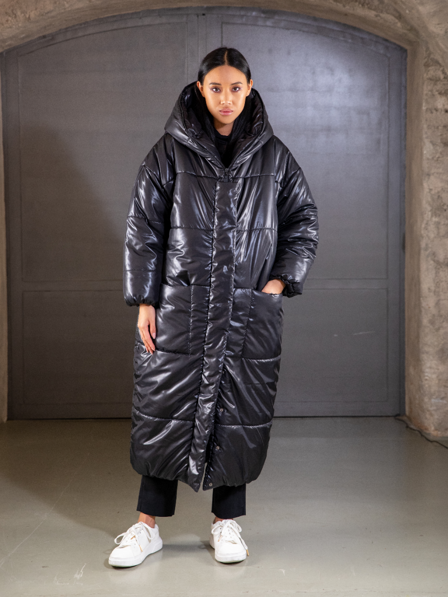 Mega Oversize Mantel in limitierter Auflage mit übergroßen Proportionen und einem praktischen 2-Wege Reißverschluss