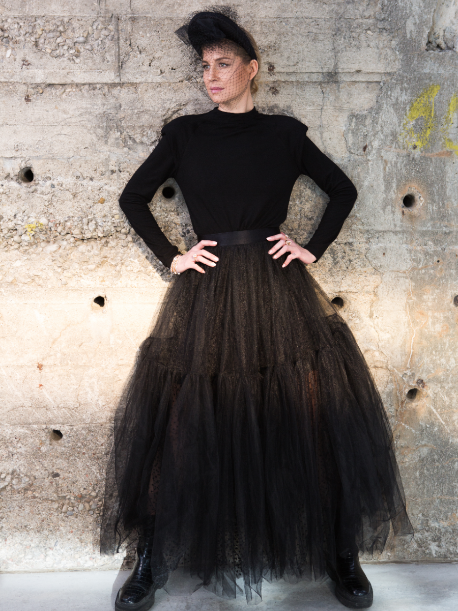 Schwarzes langarm shirt. Black longsleeve shirt